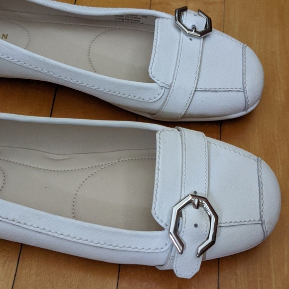Cole Haan NWOT Ivory Flats Loafer with Buckle 6B - Picture 8 of 8